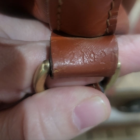 LV Epi Noe bag PM - Picture 9 of 13